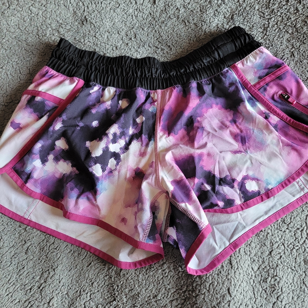 Lululemon Tracker Short II *4-wayStretch size 8